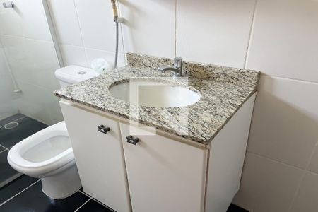 Casa à venda com 293m², 3 quartos e 6 vagas Casa à venda com 293m², 3 quartos e 6 vagasBanheiro da Suíte