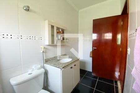 Casa à venda com 293m², 3 quartos e 6 vagas Casa à venda com 293m², 3 quartos e 6 vagasBanheiro da Suíte