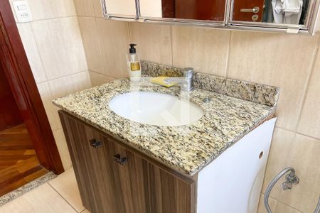 Casa à venda com 293m², 3 quartos e 6 vagas Casa à venda com 293m², 3 quartos e 6 vagasBanheiro 1