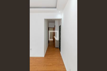 Sala de apartamento para alugar com 2 quartos, 75m² em Ramos, Rio de Janeiro