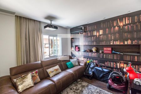 Cinema de casa de condomínio para alugar com 3 quartos, 400m² em Alphaville, Santana de Parnaíba