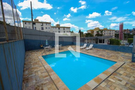 Apartamento para alugar com 60m², 2 quartos e 1 vagaÁrea comum / Piscina