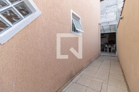 Casa à venda com 130m², 3 quartos e 2 vagasCorredor Lateral 