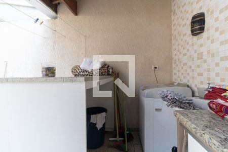 Casa à venda com 130m², 3 quartos e 2 vagasLavanderia