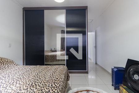 Casa à venda com 130m², 3 quartos e 2 vagasSuíte