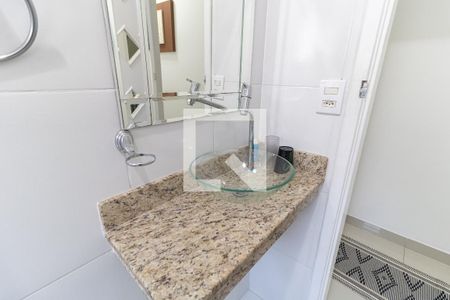 Casa à venda com 130m², 3 quartos e 2 vagasBanheiro Social