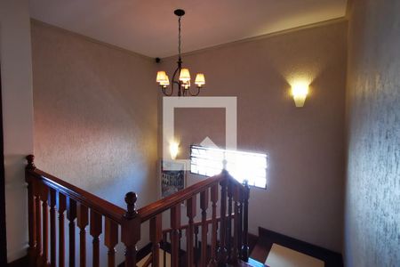 Casa de condomínio à venda com 400m², 4 quartos e 3 vagasEscada