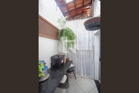 Casa de condomínio à venda com 75m², 3 quartos e 1 vagaÁrea de serviço 