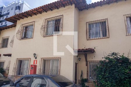 Casa de condomínio à venda com 75m², 3 quartos e 1 vagaFachada