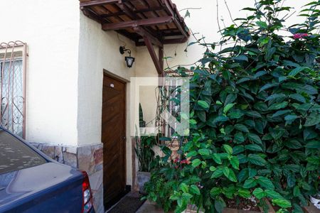 Casa de condomínio à venda com 75m², 3 quartos e 1 vagaEntrada