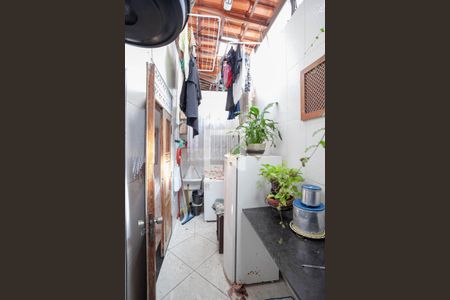 Casa de condomínio à venda com 75m², 3 quartos e 1 vagaÁrea de serviço 