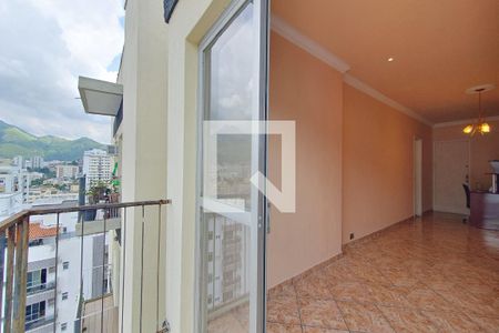 Apartamento à venda com 70m², 2 quartos e 1 vaga Apartamento à venda com 70m², 2 quartos e 1 vagaSala