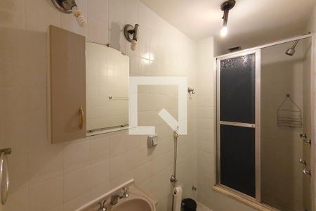 Apartamento à venda com 70m², 2 quartos e 1 vaga Apartamento à venda com 70m², 2 quartos e 1 vagaBanheiro
