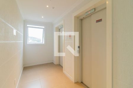 Apartamento à venda com 76m², 2 quartos e 1 vagaElevadores