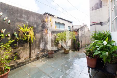 Casa para alugar com 100m², 2 quartos e sem vaga Casa para alugar com 100m², 2 quartos e sem vagaQuintal