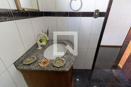Casa à venda com 250m², 5 quartos e 2 vagasBanheiro Social 1