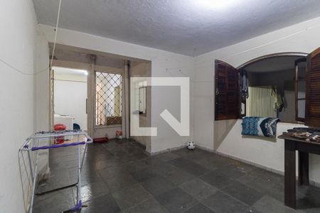 Casa à venda com 250m², 5 quartos e 2 vagasÁrea da Entrada da Casa 2