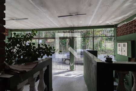 Casa à venda com 250m², 5 quartos e 2 vagasEntrada