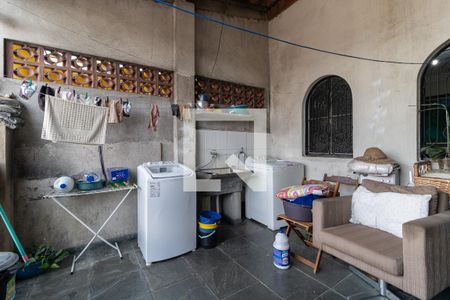 Casa à venda com 250m², 5 quartos e 2 vagasLavanderia