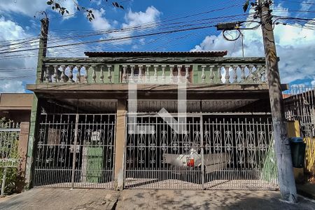 Casa à venda com 250m², 5 quartos e 2 vagasFachada