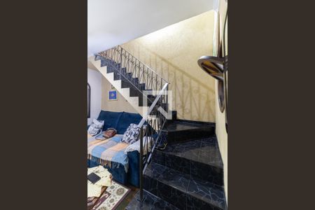 Escada de casa à venda com 5 quartos, 250m² em Vila Natália, São Paulo