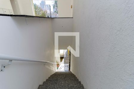 Escada de casa à venda com 1 quarto, 130m² em Santo Amaro, São Paulo