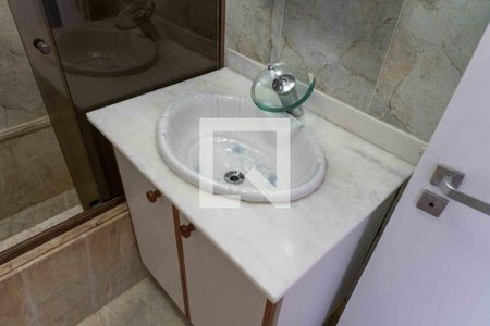 Apartamento à venda com 150m², 3 quartos e 1 vaga Apartamento à venda com 150m², 3 quartos e 1 vagaBanheiro Social