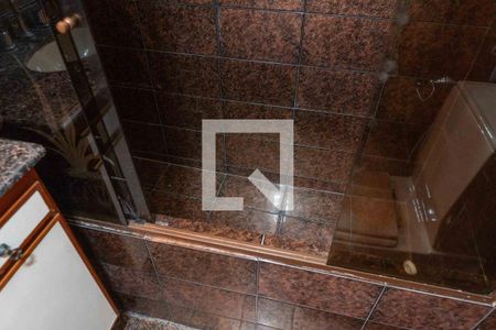 Apartamento à venda com 150m², 3 quartos e 1 vaga Apartamento à venda com 150m², 3 quartos e 1 vagaBanheiro da Suíte