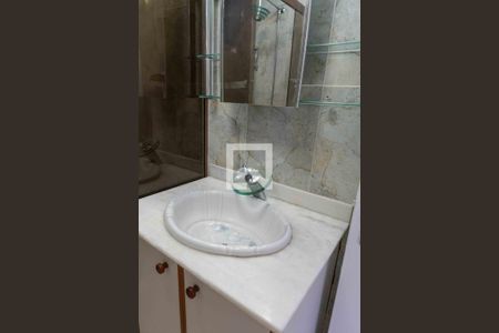 Apartamento à venda com 150m², 3 quartos e 1 vaga Apartamento à venda com 150m², 3 quartos e 1 vagaBanheiro Social