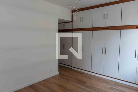 Apartamento à venda com 150m², 3 quartos e 1 vaga Apartamento à venda com 150m², 3 quartos e 1 vagaSuíte