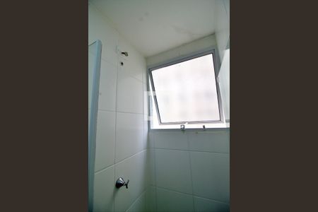 Banheiro de apartamento à venda com 2 quartos, 44m² em Jardim Maria Duarte, São Paulo