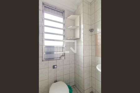 Banheiro de apartamento para alugar com 1 quarto, 48m² em Santa Efigênia, São Paulo