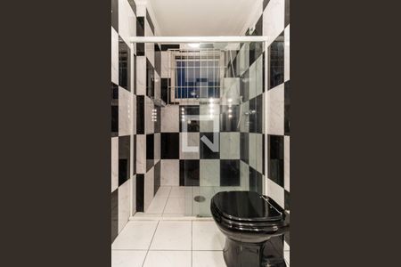 Apartamento para alugar com 90m², 2 quartos e 2 vagasBanheiro da Suíte - Box