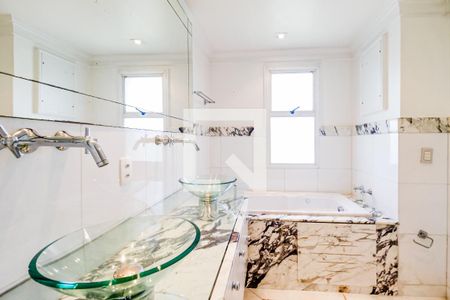 Apartamento à venda com 167m², 3 quartos e 4 vagasBanheiro Suíte 1