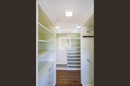 Apartamento à venda com 167m², 3 quartos e 4 vagasCloset Suíte 1