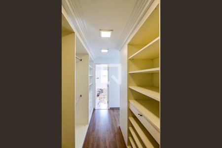 Apartamento à venda com 167m², 3 quartos e 4 vagasCloset Suíte 1