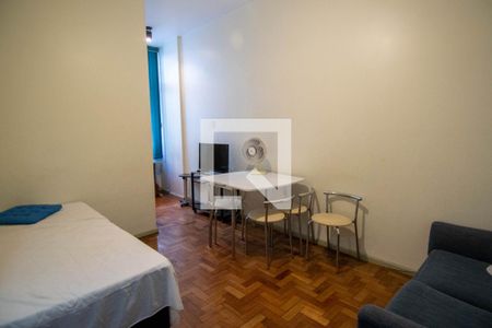 Sala de apartamento para alugar com 1 quarto, 20m² em Copacabana, Rio de Janeiro