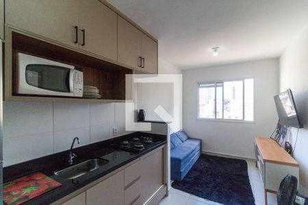 Sala e cozinha de apartamento para alugar com 1 quarto, 26m² em Cambuci, São Paulo