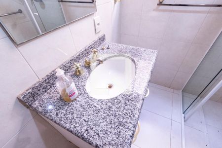 Casa à venda com 140m², 4 quartos e 2 vagas Casa à venda com 140m², 4 quartos e 2 vagasBanheiro (casa 1)