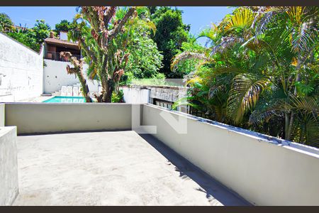 Casa à venda com 563m², 4 quartos e 5 vagasVaranda Suíte 2