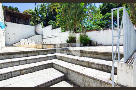 Casa à venda com 563m², 4 quartos e 5 vagasÁrea externa 