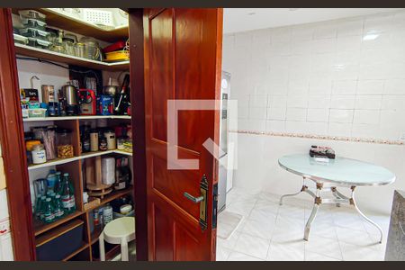 Casa à venda com 563m², 4 quartos e 5 vagascozinha