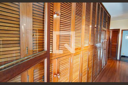 Casa à venda com 563m², 4 quartos e 5 vagascorredor