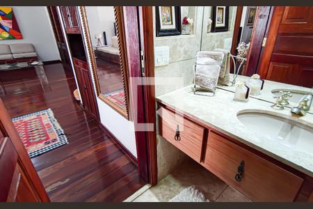 Casa à venda com 563m², 4 quartos e 5 vagaslavabo