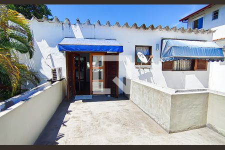 Casa à venda com 563m², 4 quartos e 5 vagasVaranda Suíte 2