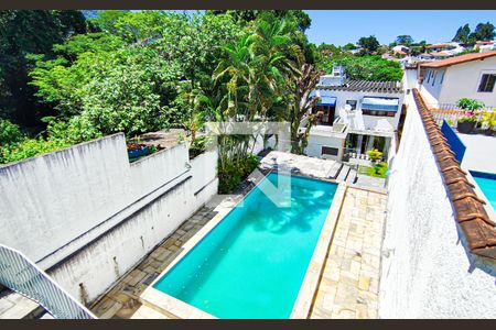 Casa à venda com 563m², 4 quartos e 5 vagasÁrea externa 