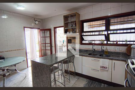 Casa à venda com 563m², 4 quartos e 5 vagascozinha