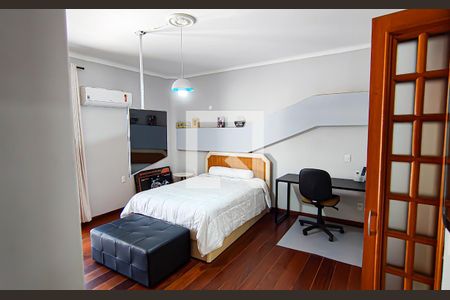 Casa à venda com 563m², 4 quartos e 5 vagasSuíte 2