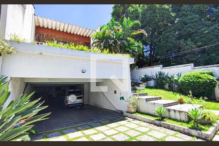 Casa à venda com 563m², 4 quartos e 5 vagasÁrea externa 