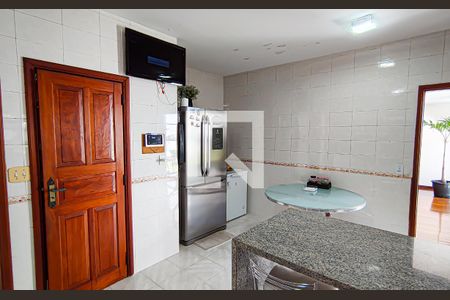 Casa à venda com 563m², 4 quartos e 5 vagascozinha